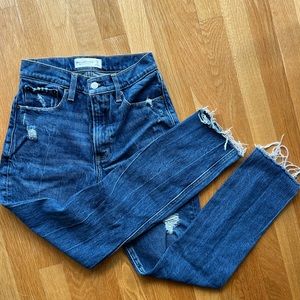 Abercrombie & Fitch High-Rise Mom Jeans, size 25